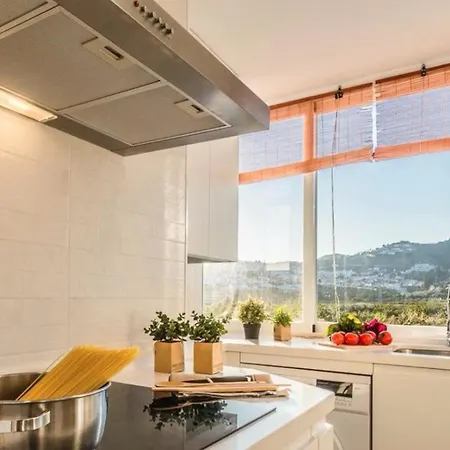 Juan De La Cierva Apartment *